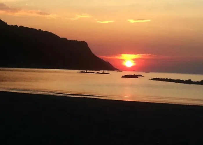 Attico Panoramico Tra E Mare Con Giardino Deluxe *