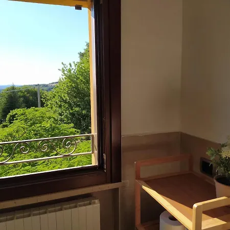 Attico Panoramico Tra E Mare Con Giardino Deluxe Apartment