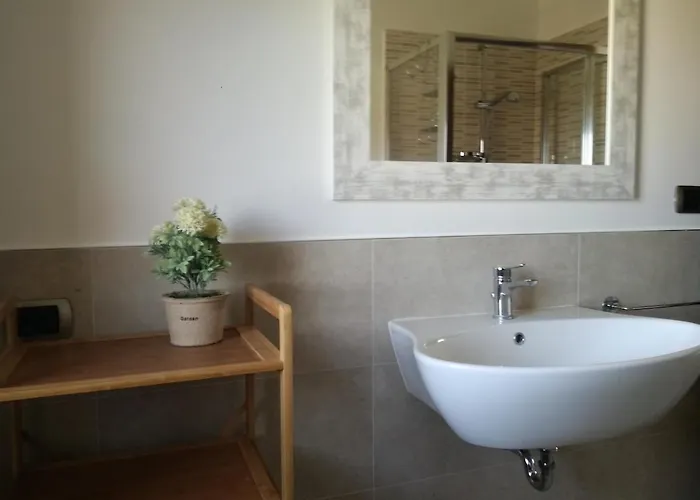 Attico Panoramico Tra E Mare Con Giardino Deluxe Apartment *